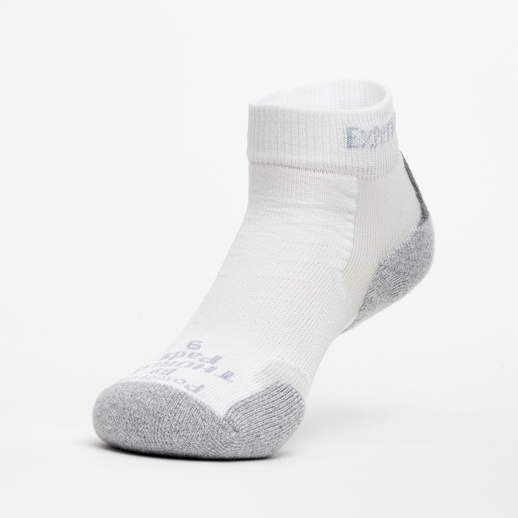 Thorlo Experia TECHFIT Light Cushion Ankle Socks | #color_white