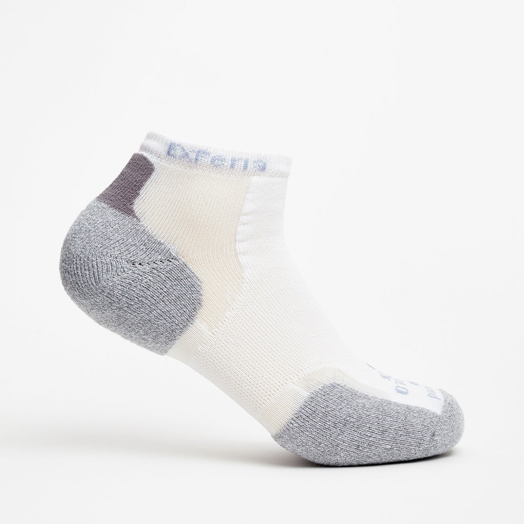 Thorlo Experia TECHFIT Light Cushion Low-Cut Fitness Socks (6 Pairs) | #color_white