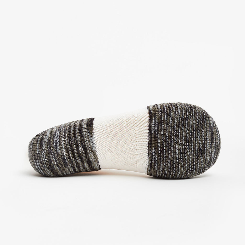 Thorlo Experia TECHFIT Light Cushion No-Show Tab Rocket Grip Socks | #color_white/grey