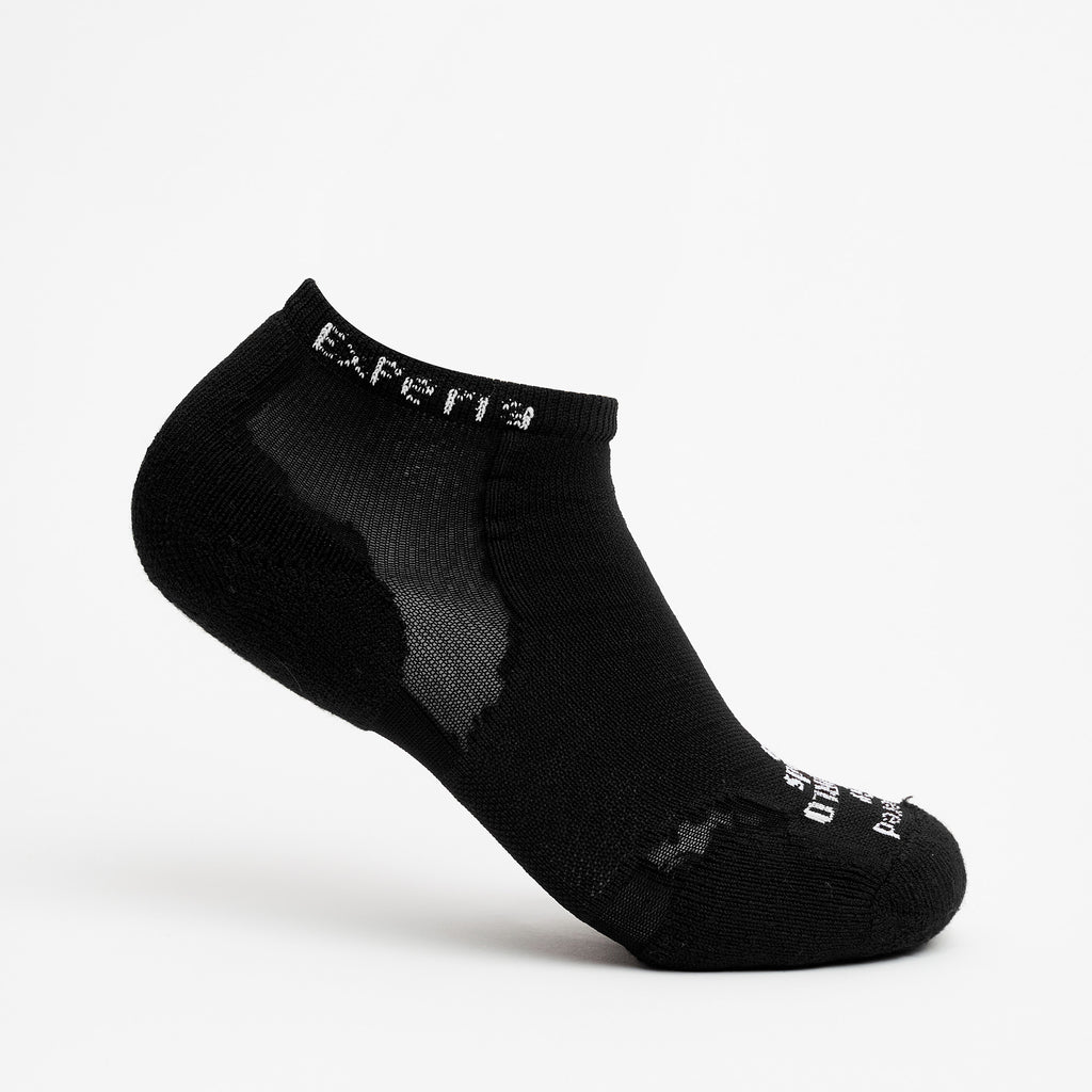 Thorlo Experia TECHFIT Light Cushion Low-Cut Socks | #color_black on black