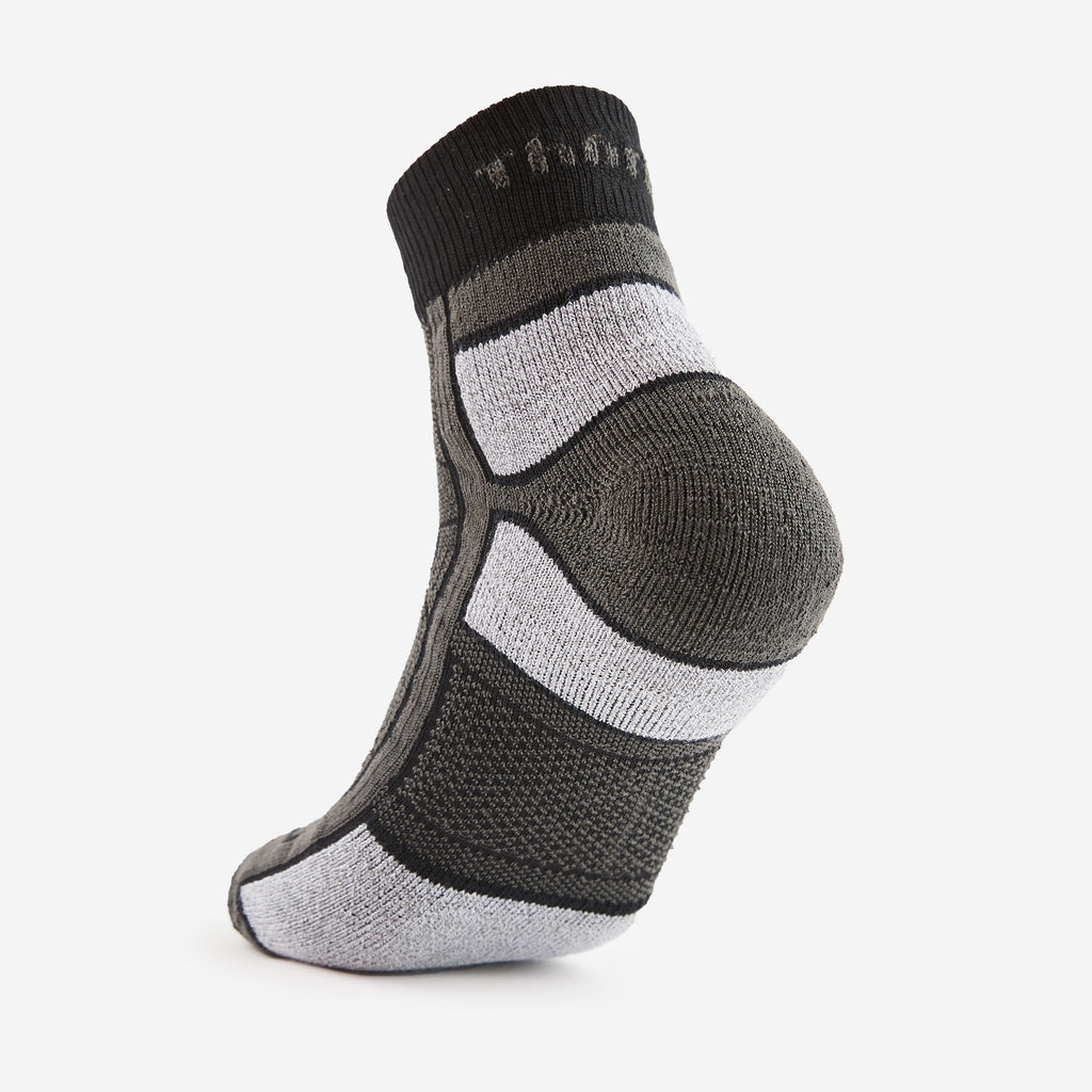 Thorlo Light Cushion Ankle Trail Running Socks | #color_pitch black