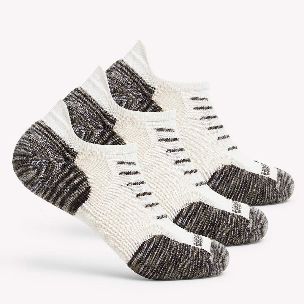 Thorlo Experia TECHFIT Light Cushion No-Show Tab Rocket Grip Socks | #color_white/grey