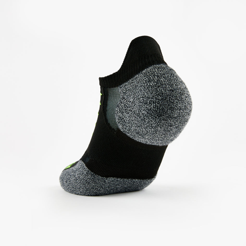 Thorlo Experia TECHFIT Light Cushion No-Show Tab Rocket Grip Socks | #color_Black/Yellow