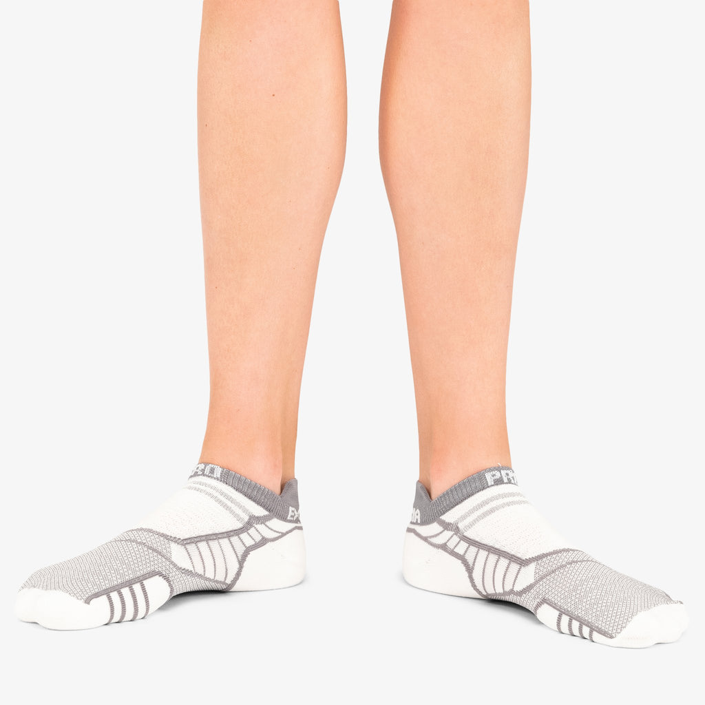 Thorlo Experia PROLITE Ultra-Light Cushion Tab No-Show Socks | #color_Grey