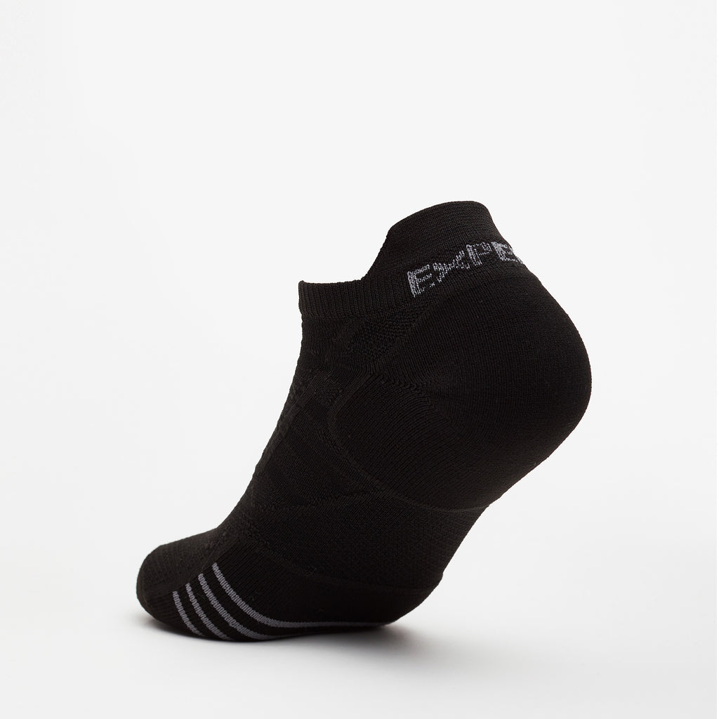 Thorlo Experia PROLITE Ultra-Light Cushion No-Show Tab Rocket Grip Socks | #color_Black On Black