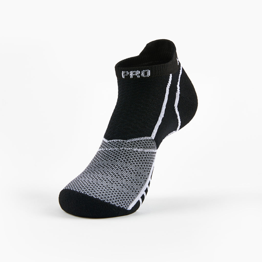 Thorlo Experia PROLITE Ultra-Light Cushion No-Show Tab Rocket Grip Socks | #color_Black/White